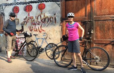 Satu Hietanen Cycling on the  tour with redspokes